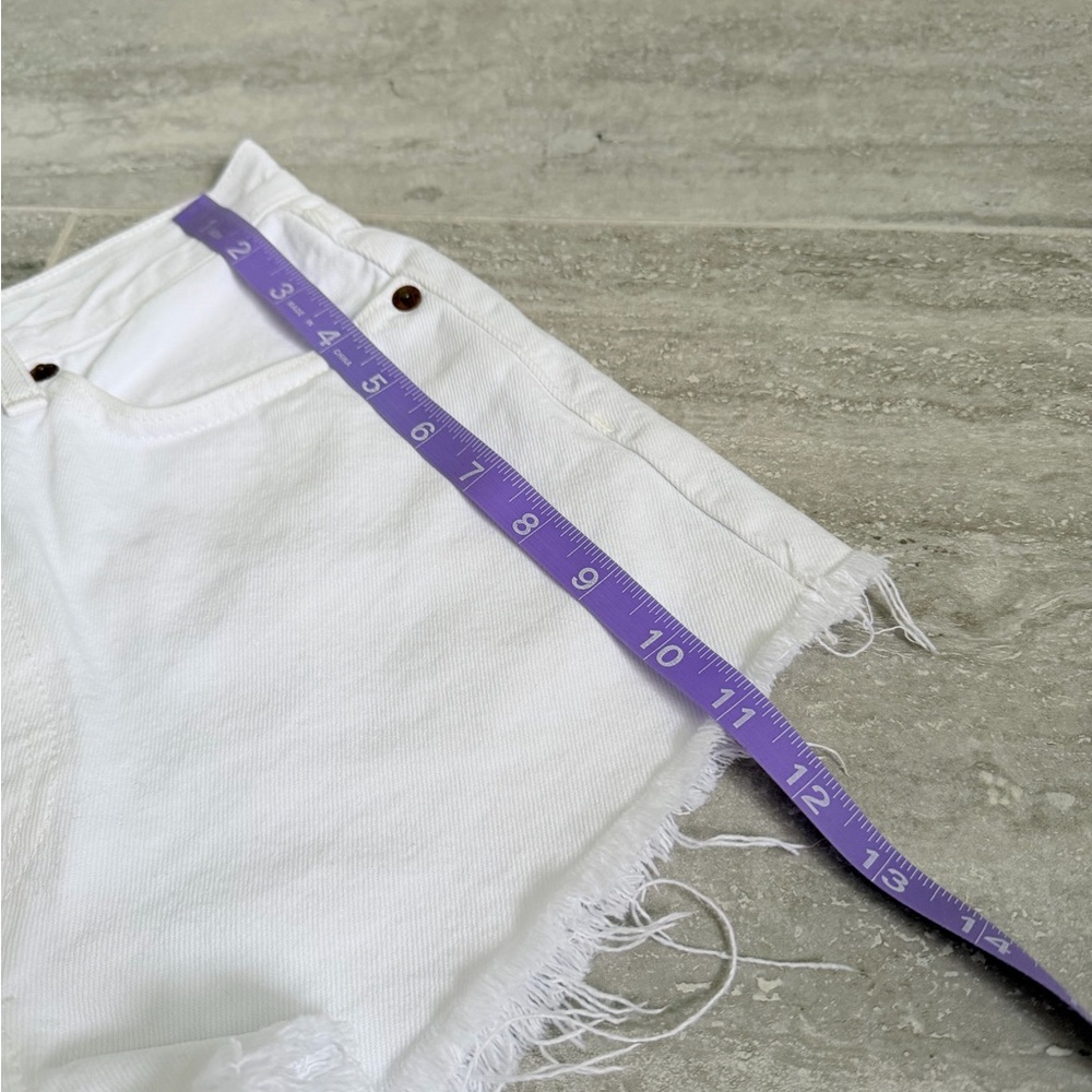 RE/DONE Originals White Frayed Denim Cutoff Shorts Size 25 High Rise Raw Hem - Picture 12 of 13